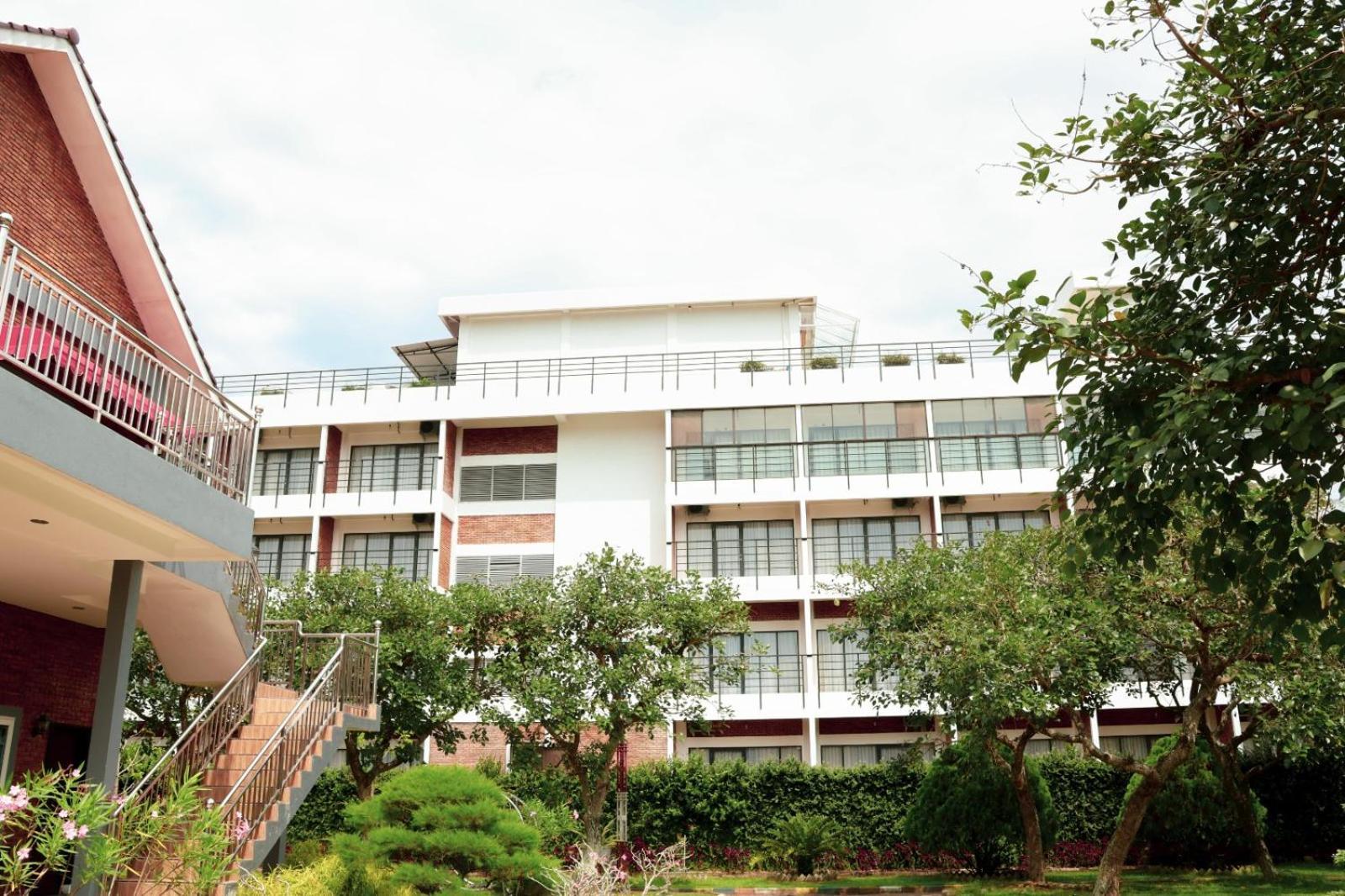 Thong'S Inn Hotel Kualanamu ميدان المظهر الخارجي الصورة