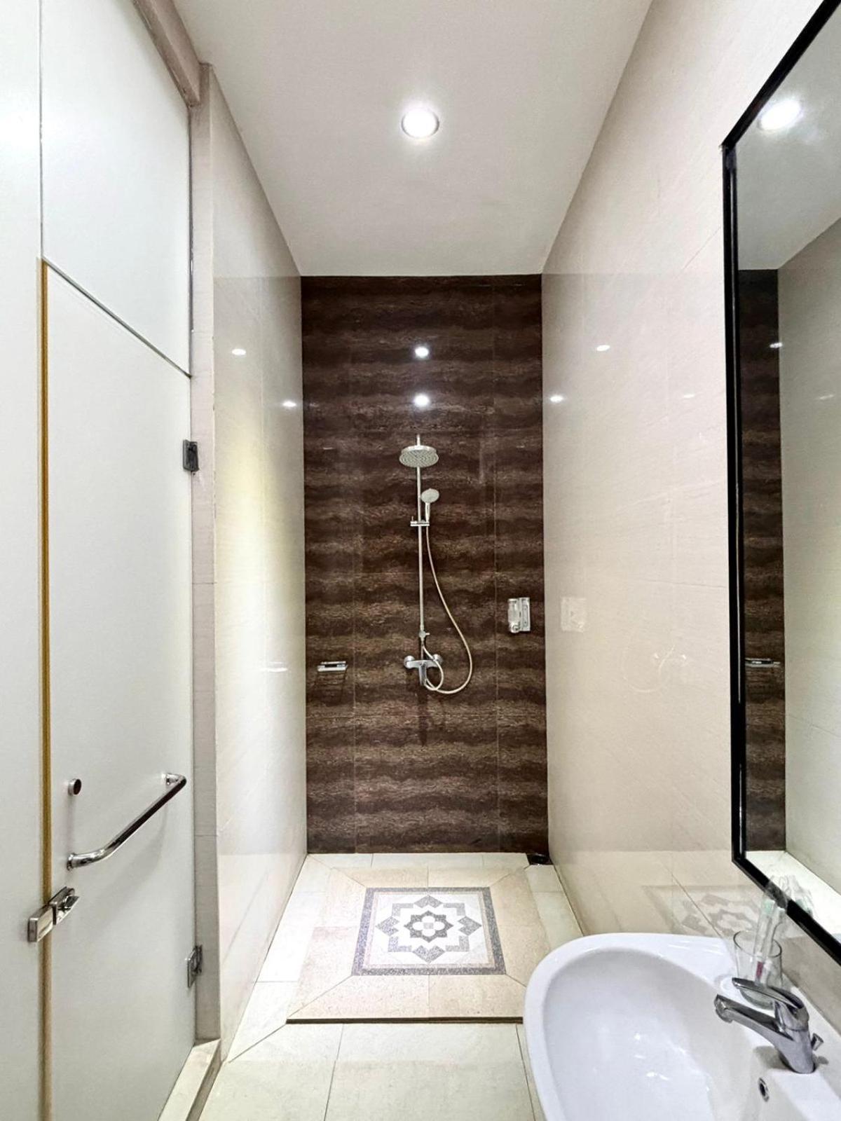 Thong'S Inn Hotel Kualanamu ميدان المظهر الخارجي الصورة