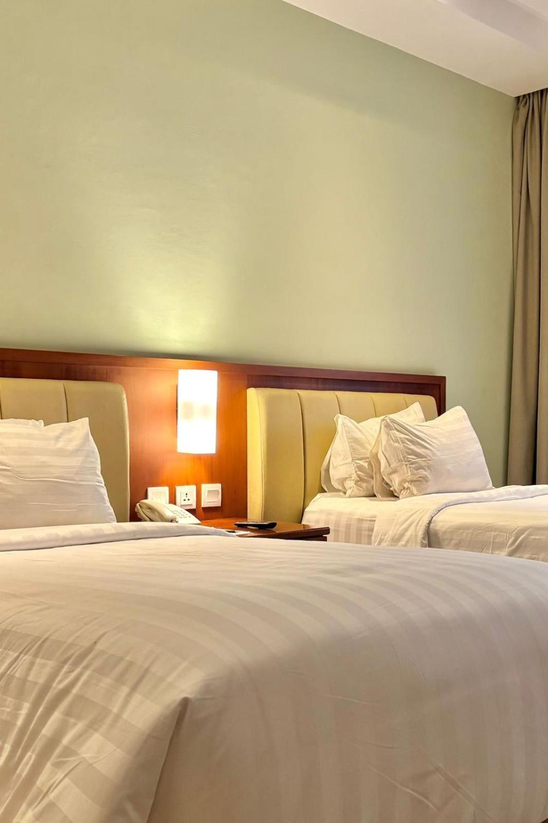 Thong'S Inn Hotel Kualanamu ميدان المظهر الخارجي الصورة
